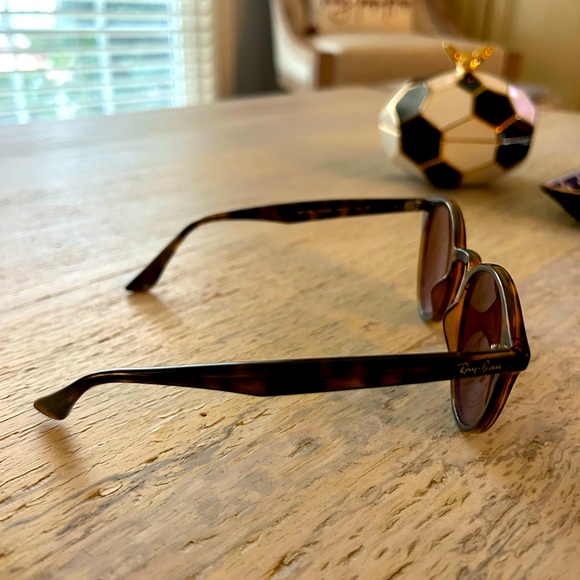 Ray-Ban 2180 Polarized Tortoise Sunglasses - Picture 2 of 4